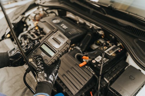 How to Choose the Right Engine Oil for a High-Mileage Volkswagen Passat?